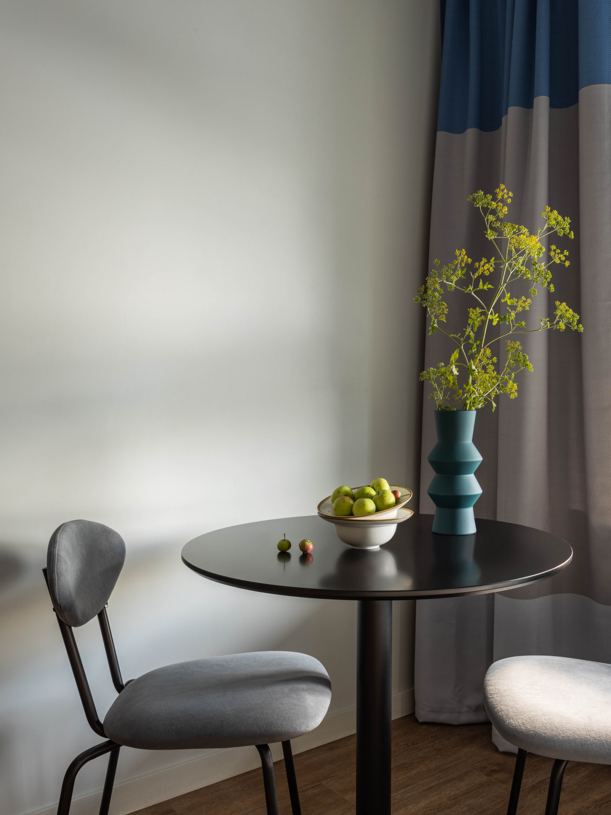 Студия 2. Обеденная группа