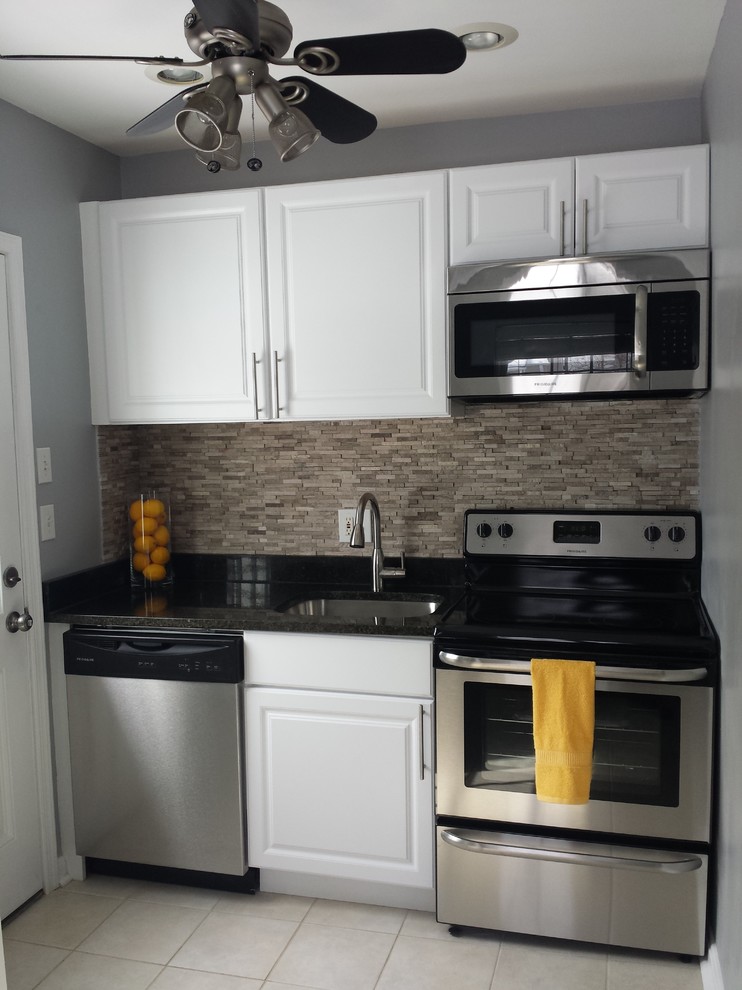 Kitchen - rustic kitchen idea in DC Metro