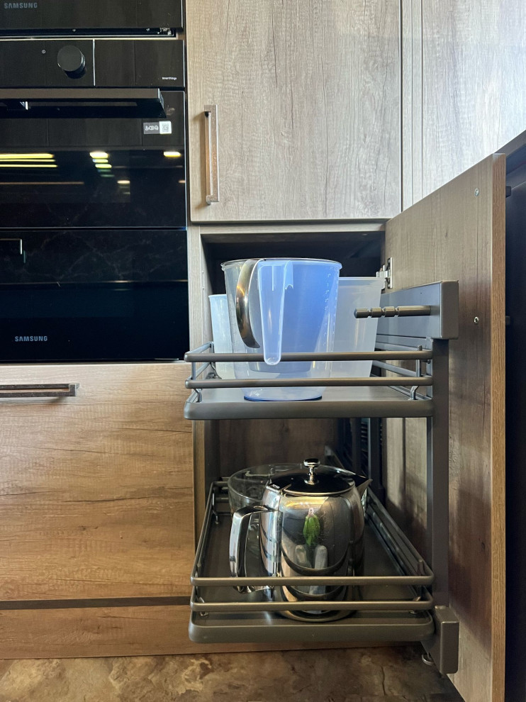 The Hinckley Kitchen - Volpi True Handleless - RRP £30,500 - Luxe Price £25,000