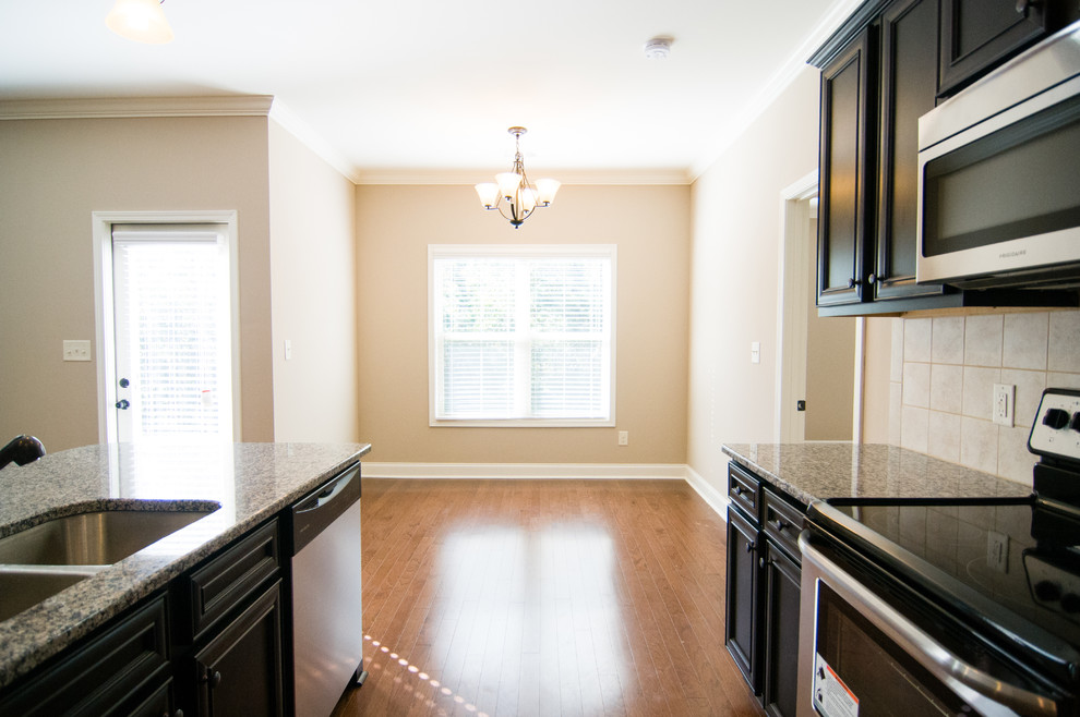 Home design - traditional home design idea in Atlanta