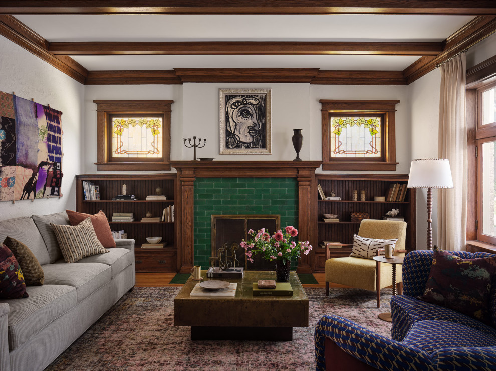 Arts and crafts living room photo in Chicago