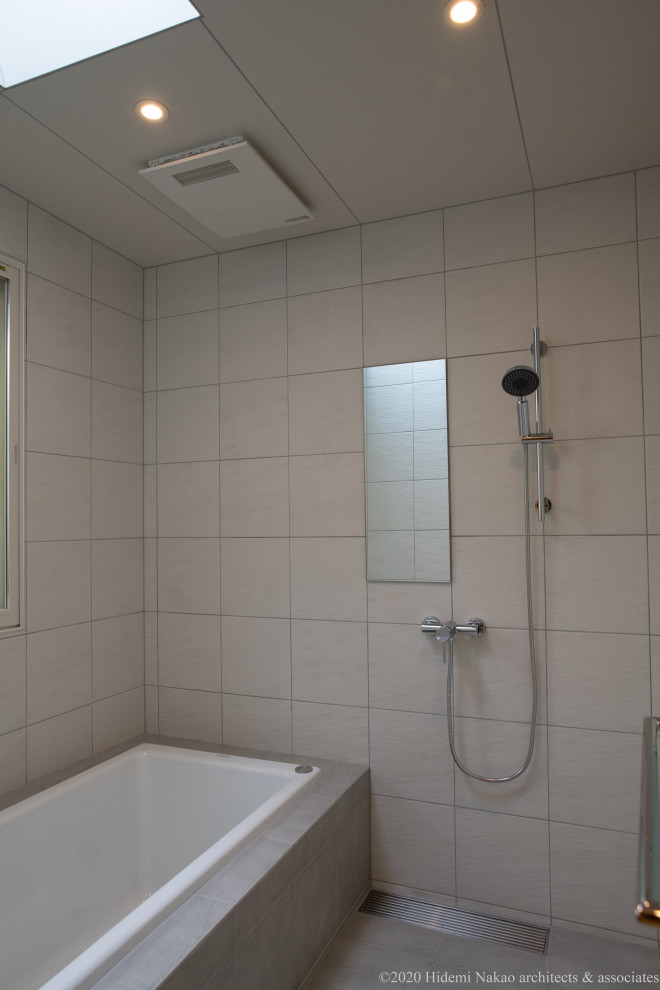 This is an example of a bathroom in Tokyo Suburbs.