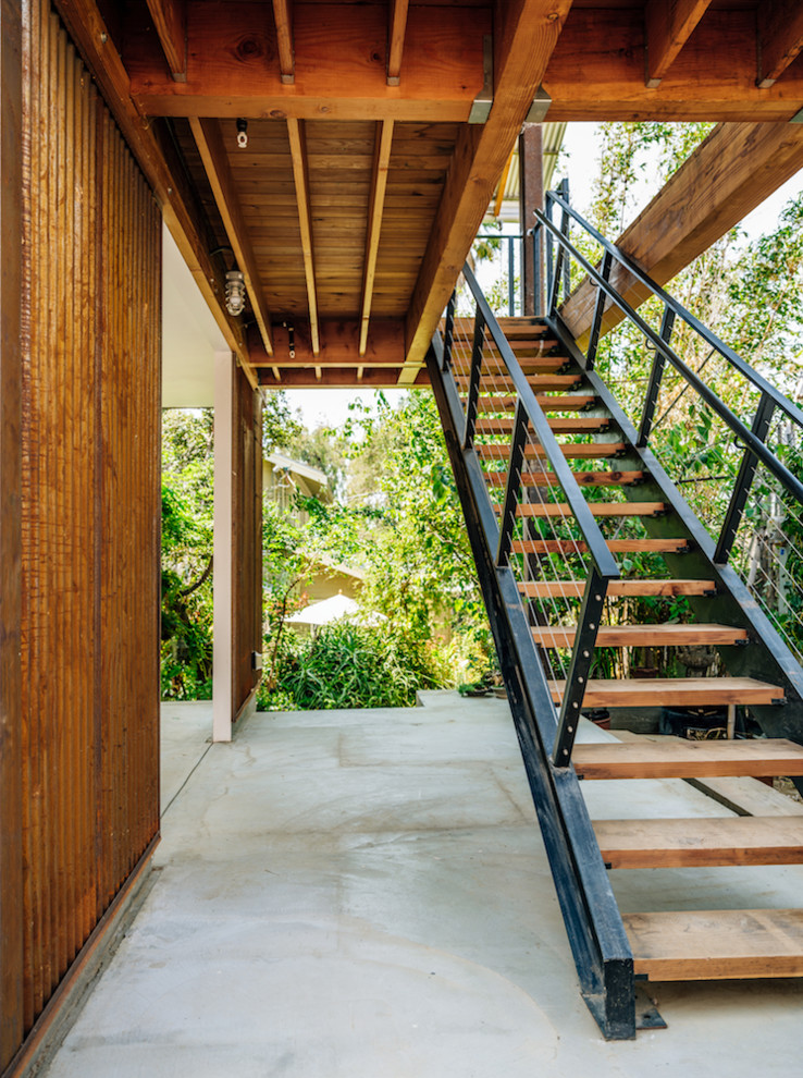 Inspiration for a midcentury verandah in San Diego.
