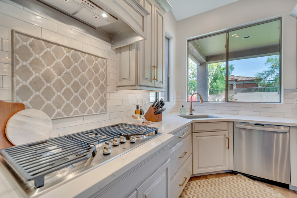 Transitional kitchen photo in Phoenix