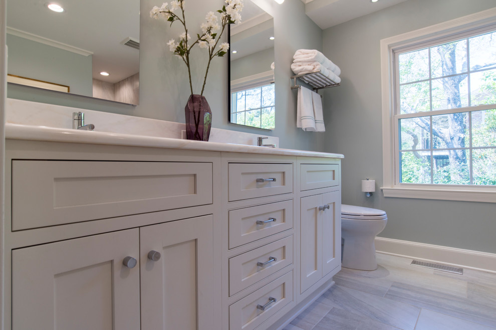 Inspiration for a transitional bathroom remodel in Miami