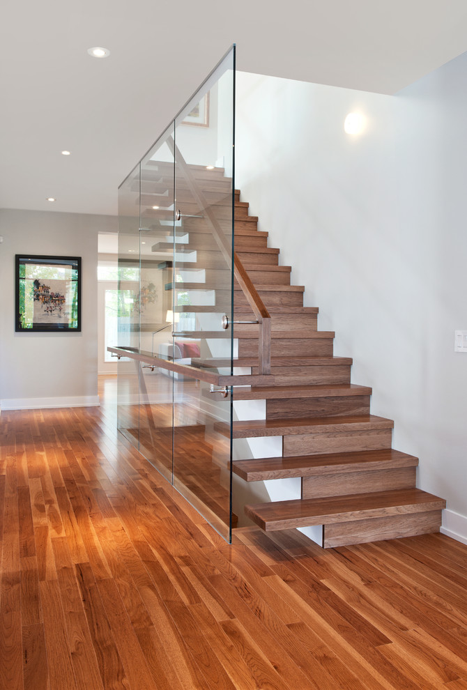 Photo of a contemporary wood staircase in Ottawa.