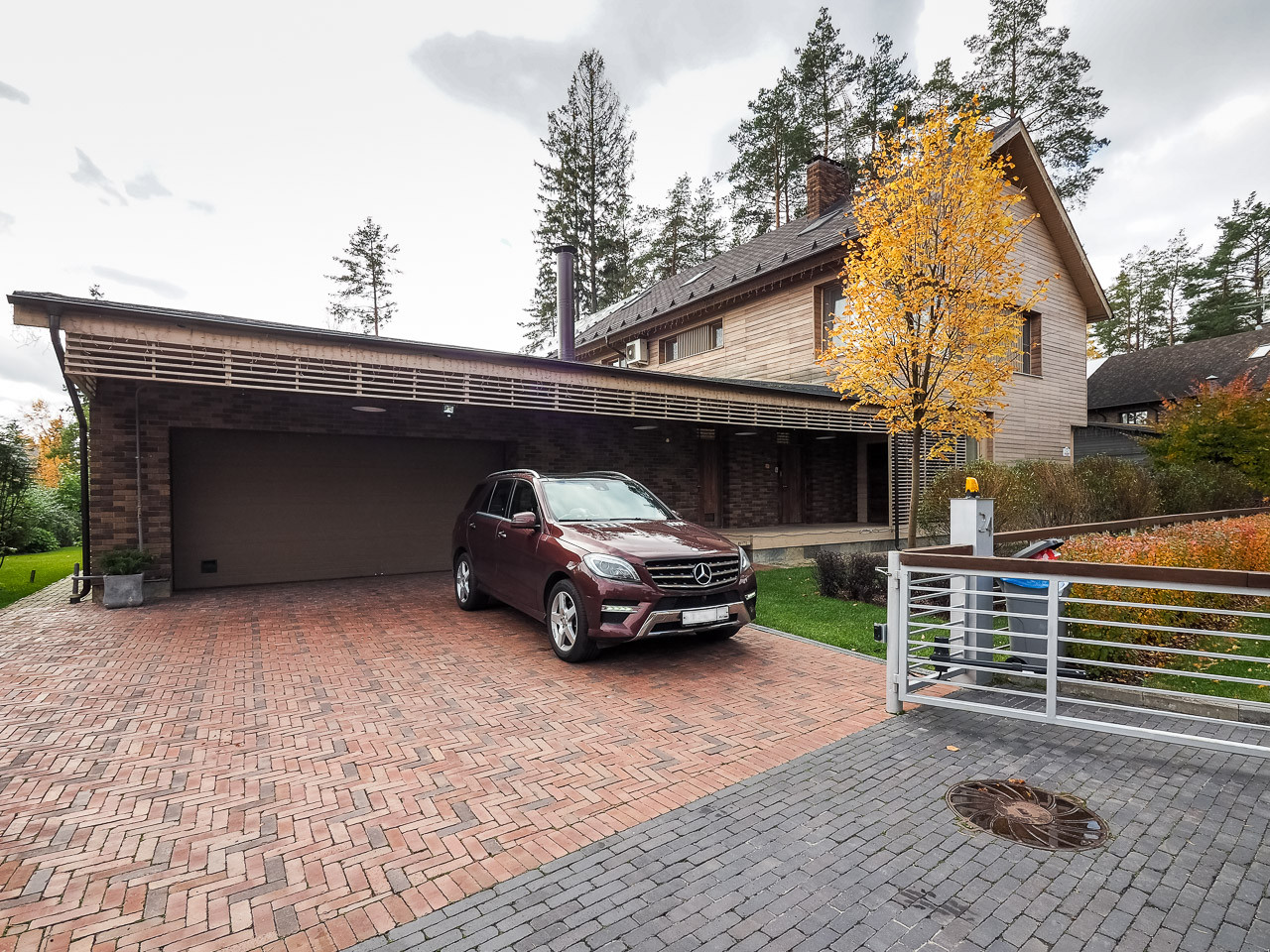 Главный фасад дома