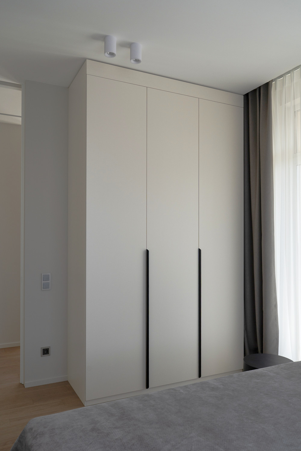 Белый шкаф мдф