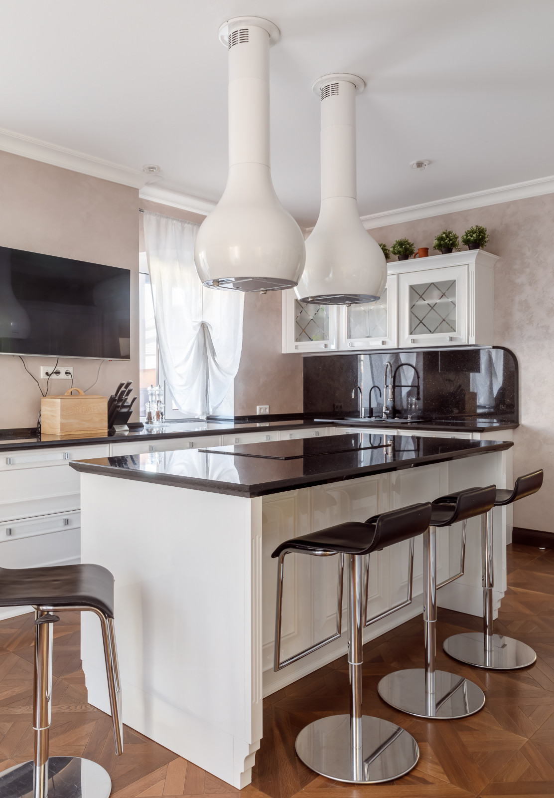 Дом с круглым окном