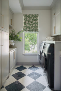 8 Exceptionally Pleasing Laundry Rooms (8 photos)