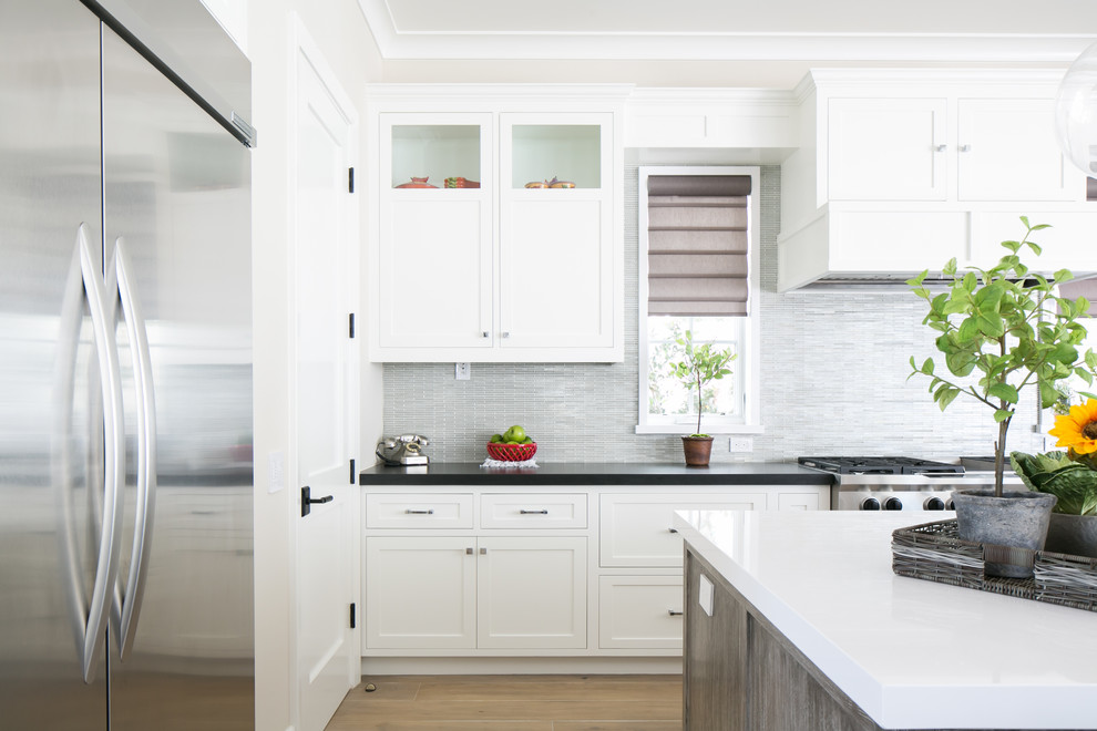 Transitional kitchen photo in Orange County