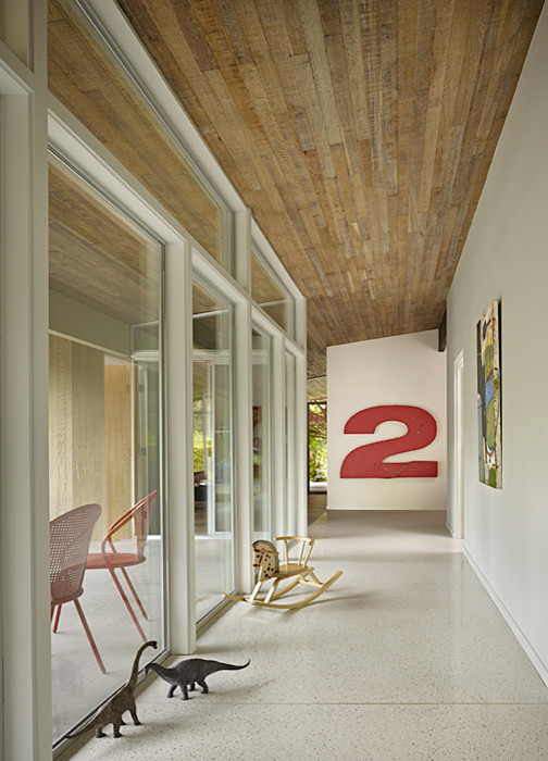 Design ideas for a midcentury hallway in Seattle.