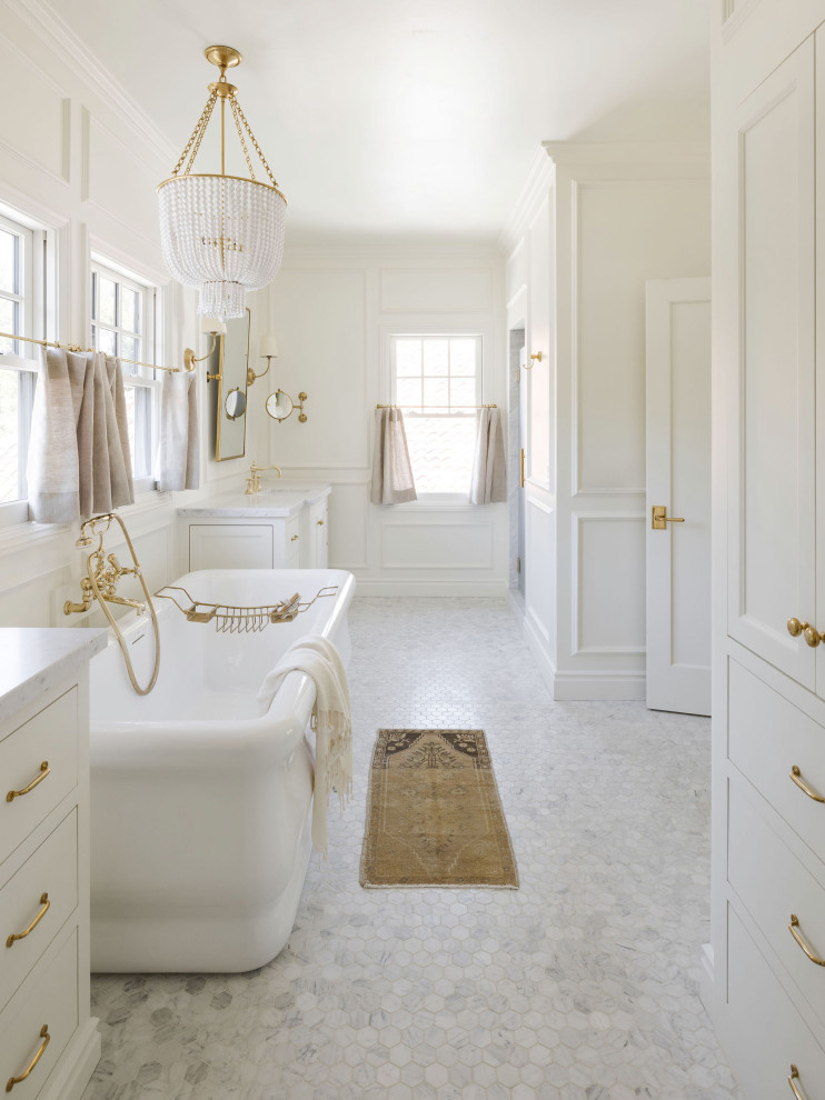 Inspiration for a timeless bathroom remodel in Sacramento