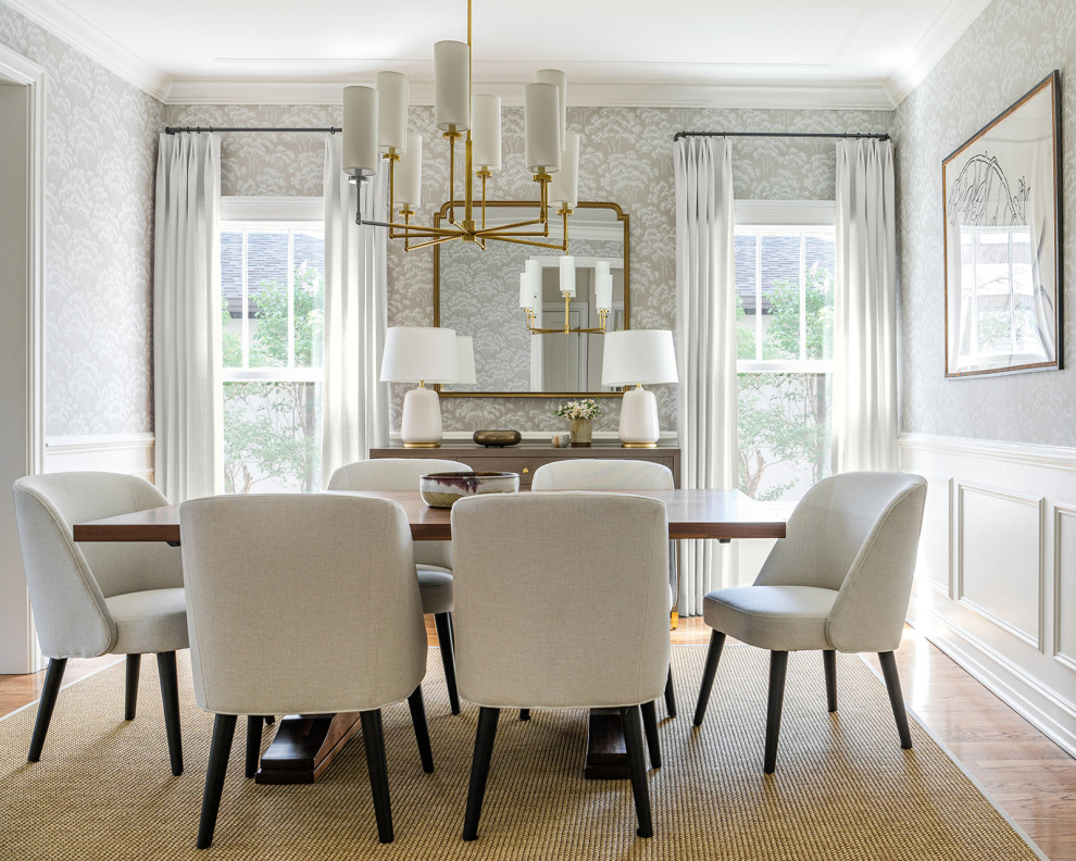 Design ideas for an eclectic dining room in Chicago.