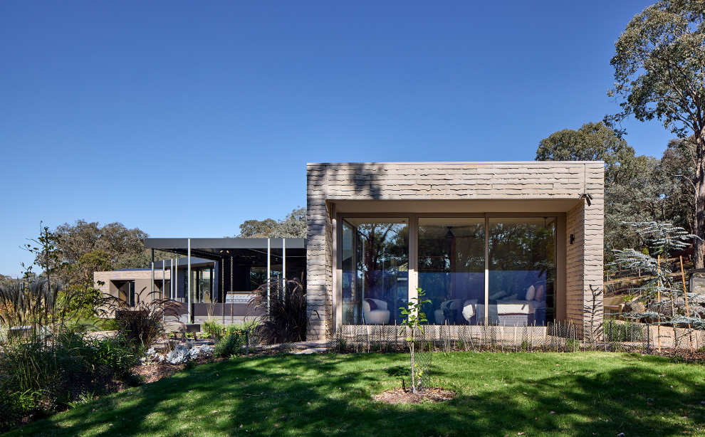 Design ideas for a contemporary exterior in Melbourne.
