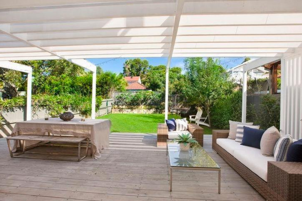 Design ideas for a beach style patio in Sydney.