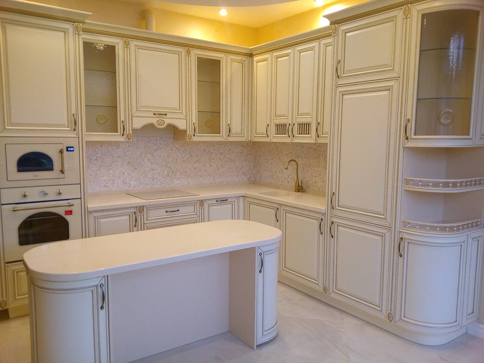 Мебель и аксессуары для кухни.