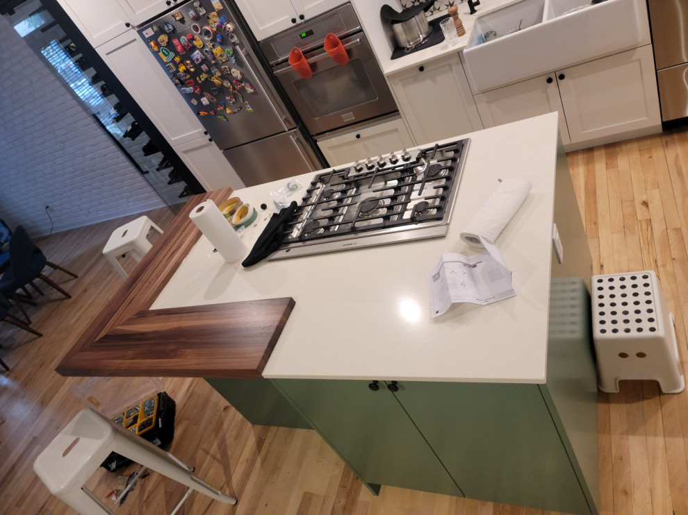 TWO TONE MODERN KITCHEN 1