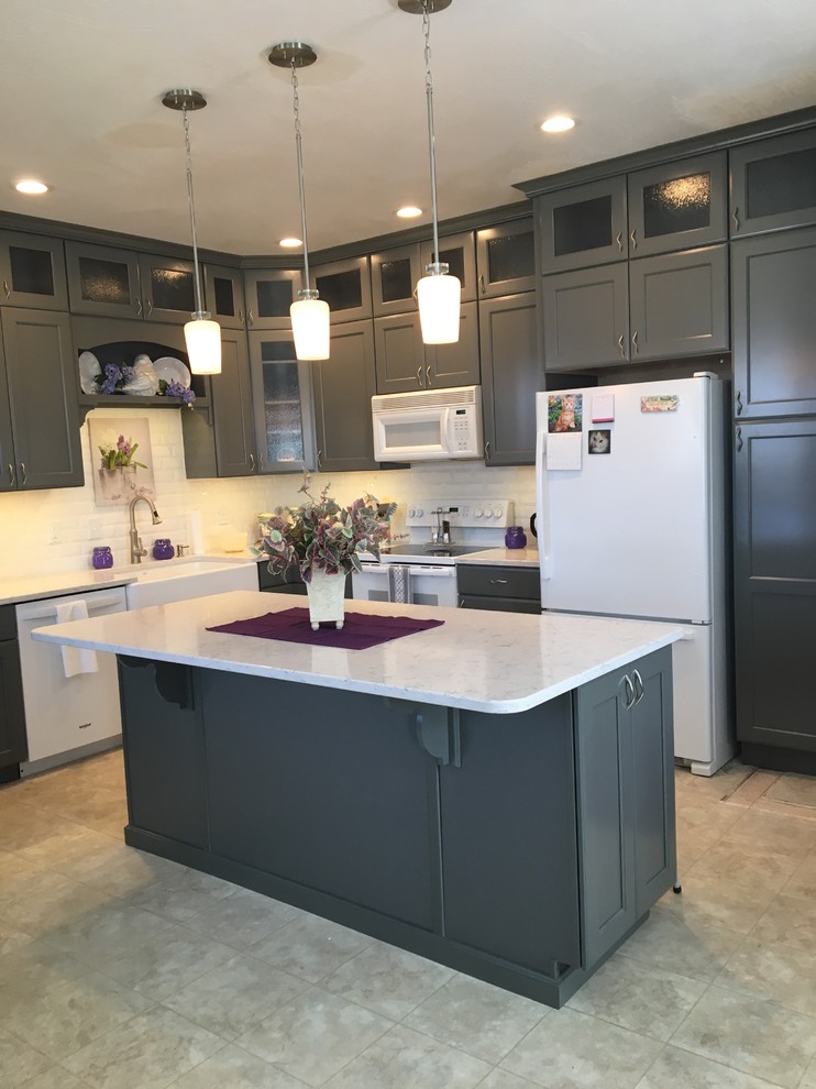 Kitchen - transitional kitchen idea