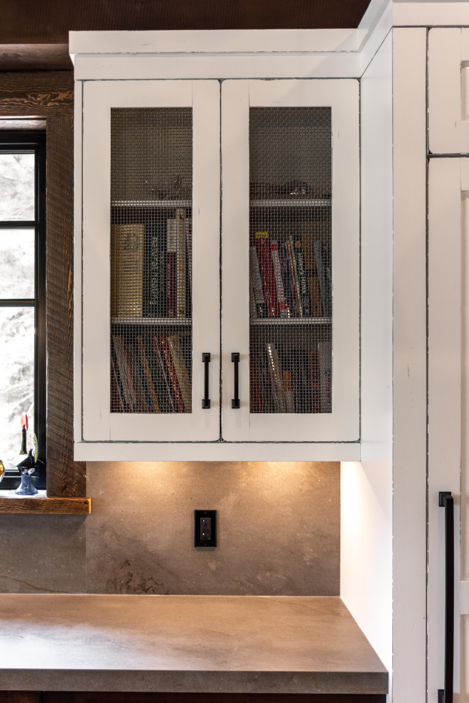 Home design - rustic home design idea in Toronto