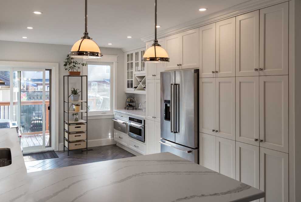 Home design - transitional home design idea in Toronto