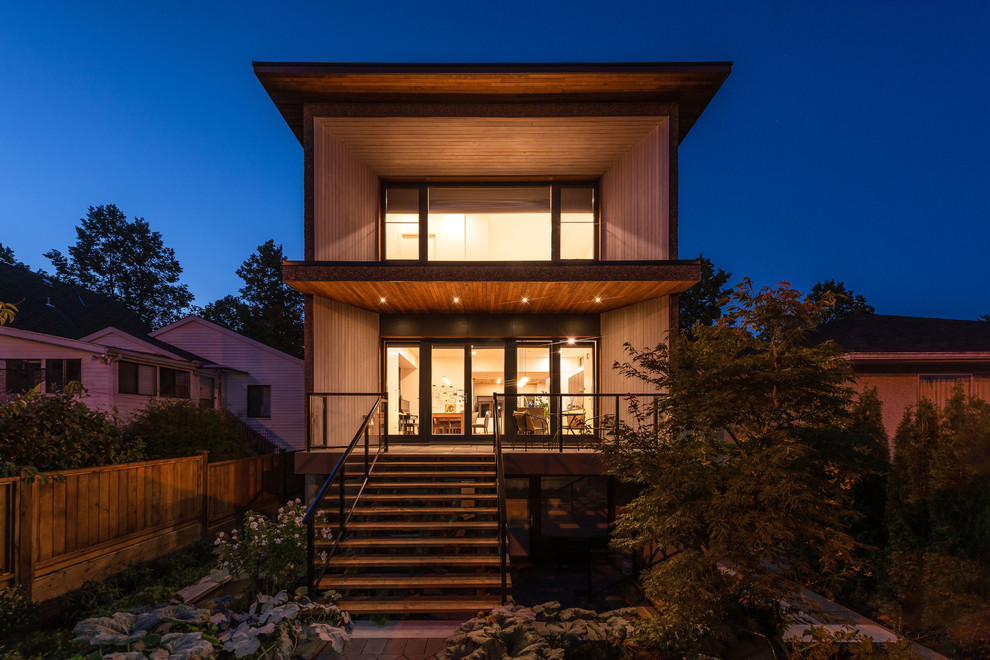 Example of a minimalist home design design in Vancouver