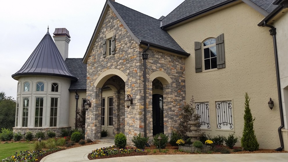 Home design - transitional home design idea