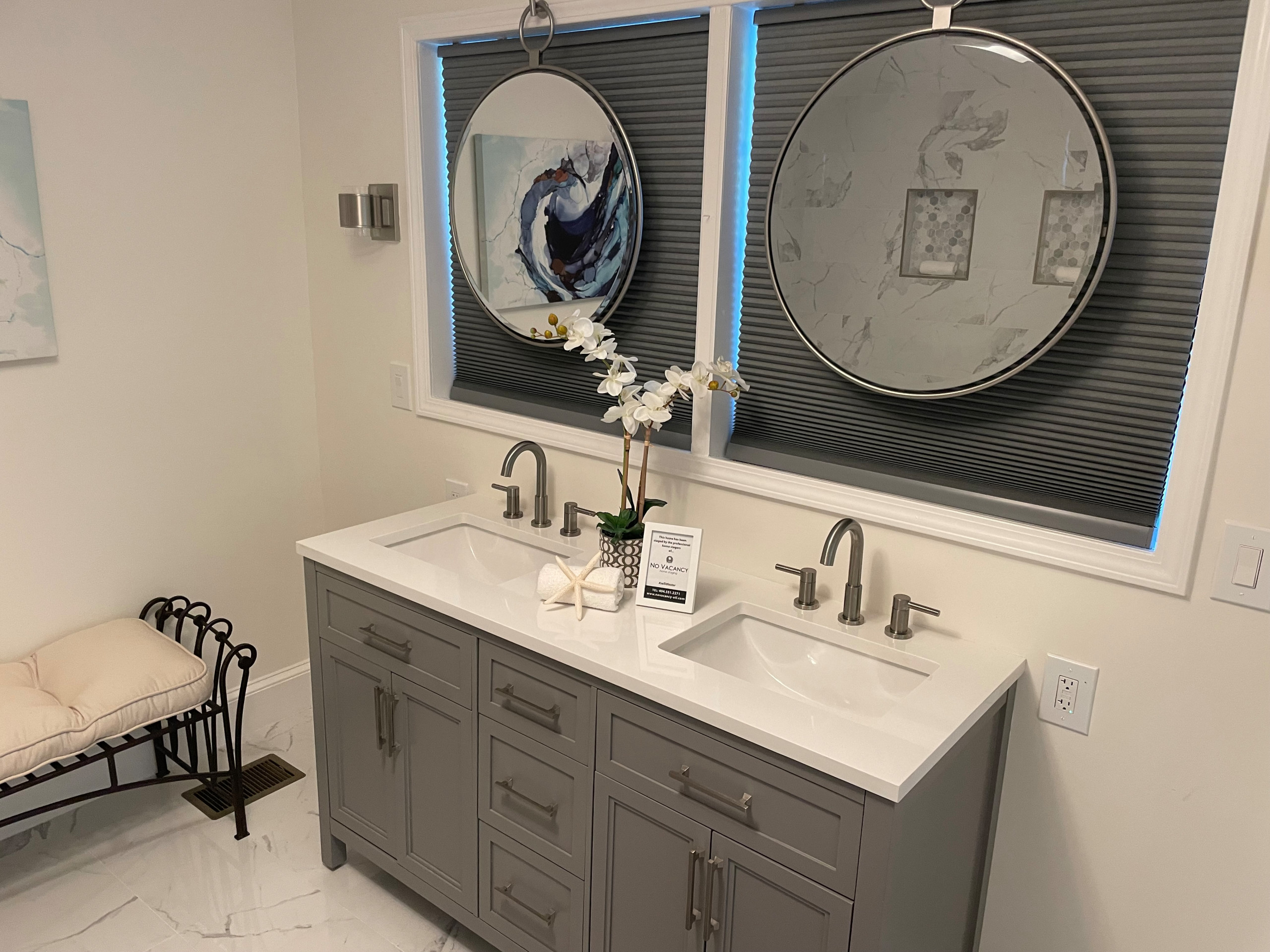 Bathroom - modern bathroom idea in Atlanta