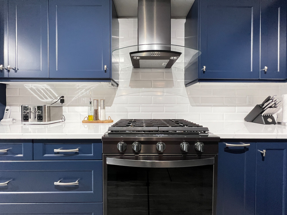 Kitchen - transitional kitchen idea