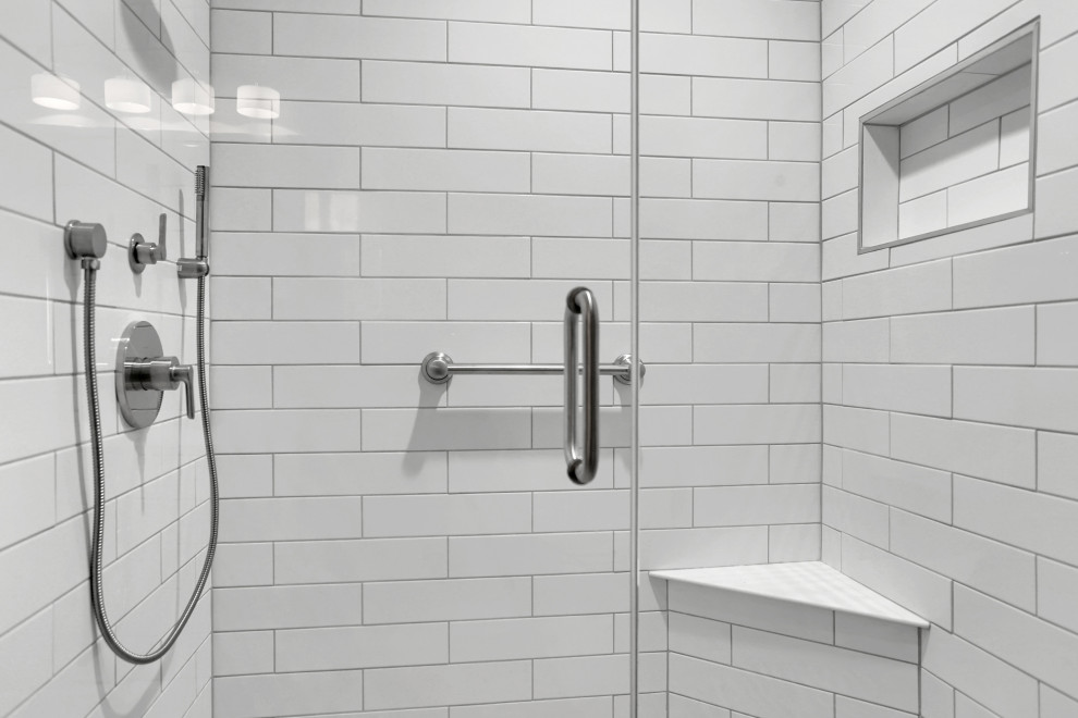 Bathroom - transitional bathroom idea