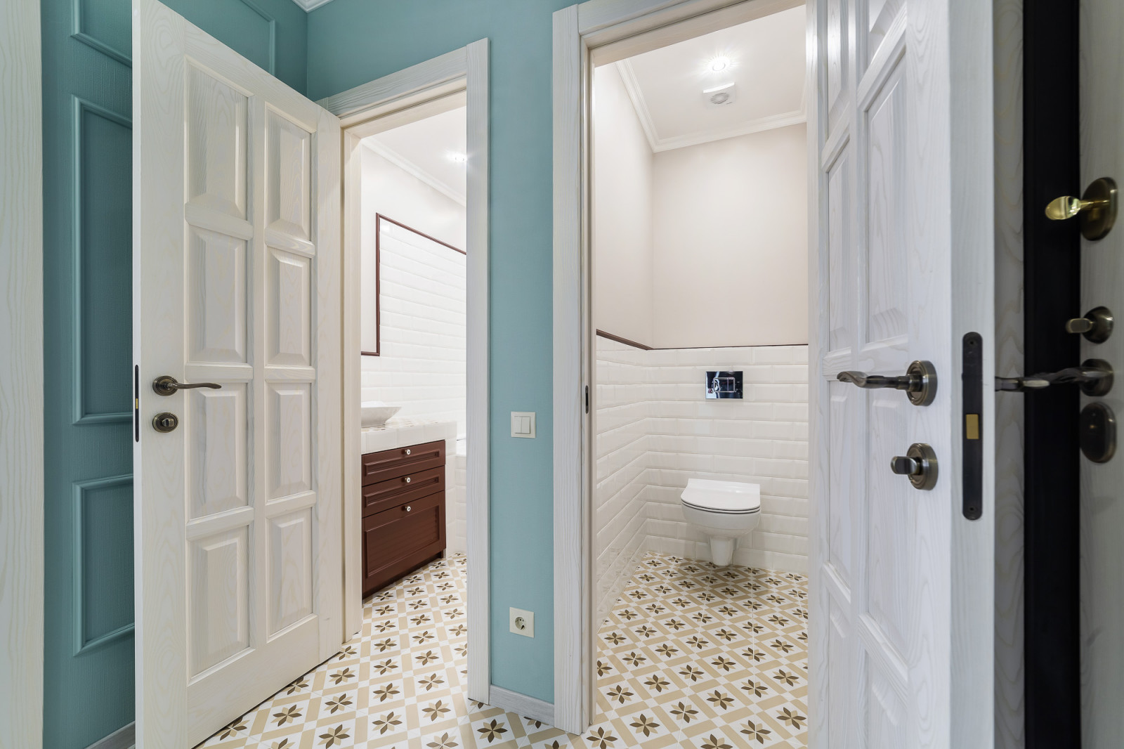 Двух-комнатная квартира в ЖК Раз Два Три (Сочи) в мятных тонах