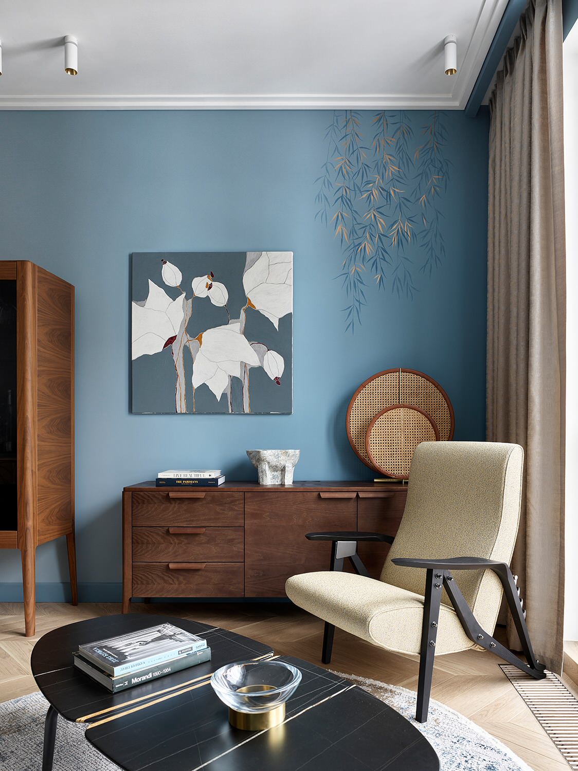 Небольшая квартира в оттенках синего