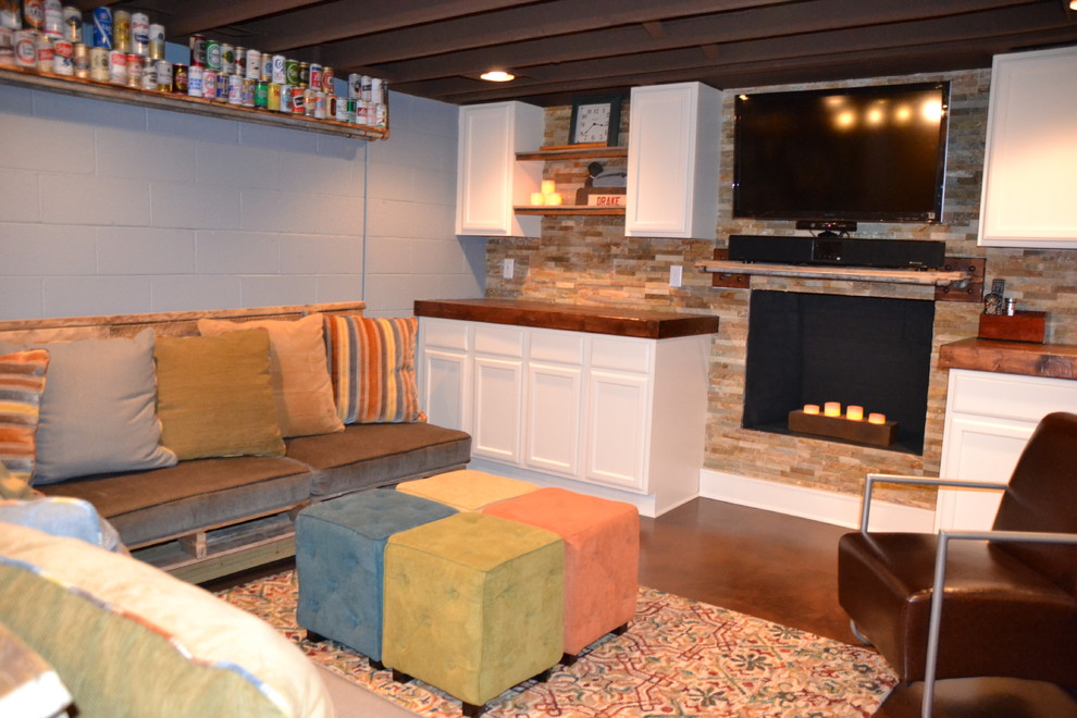 Example of a mountain style basement design in Detroit
