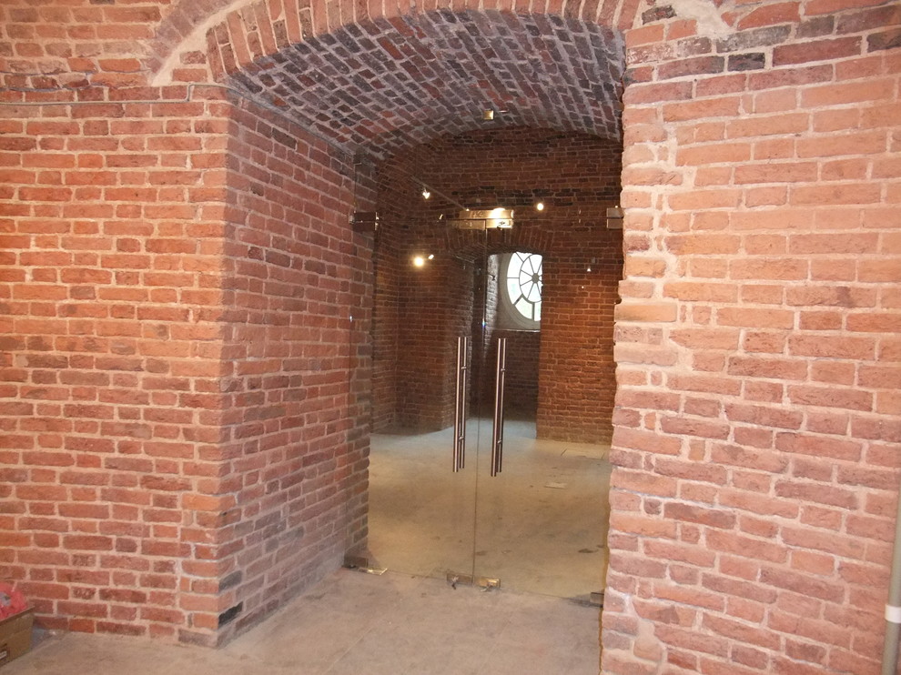 Цельностеклянные  двери