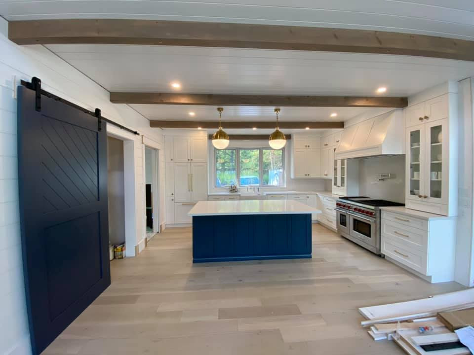 White Shaker with Blue Island