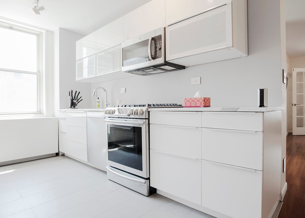 Trendy kitchen photo in New York