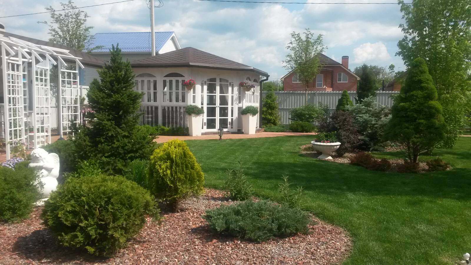 Цветы в саду