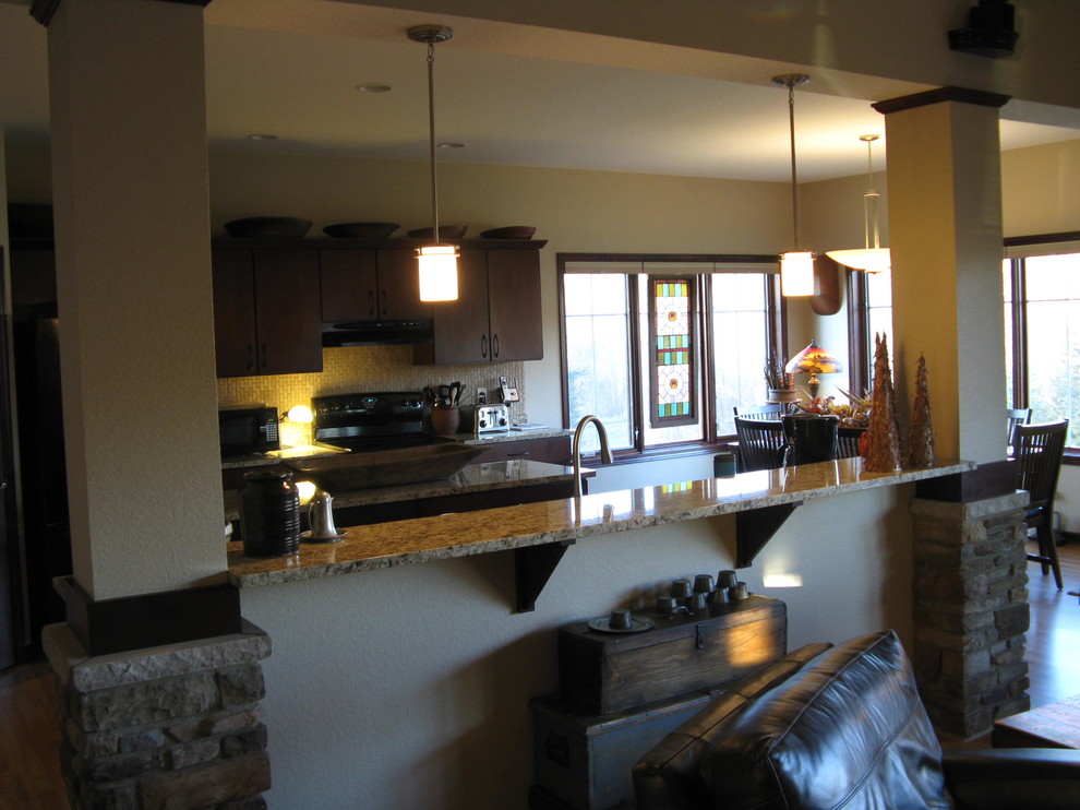 Inspiration for a transitional kitchen remodel in Milwaukee