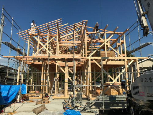 建築中の雨はどこまで気にしたらいい 建主が知っておきたい雨と工事の関係 Houzz ハウズ 建築中の雨はどこまで気にしたらいい 建主が知っておきたい雨と工事の関係 Houzz ハウズ