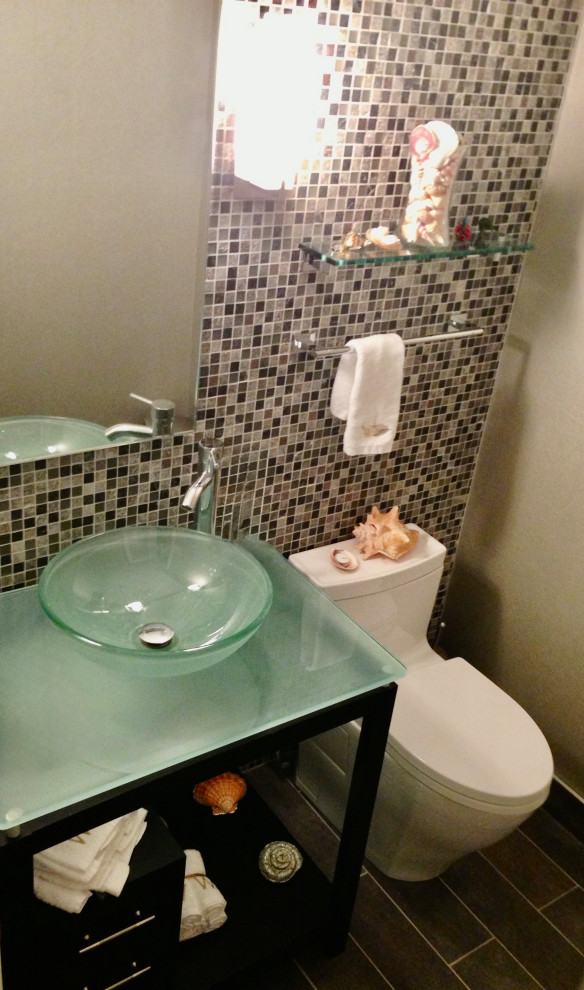 Chic Great Falls Powder Room