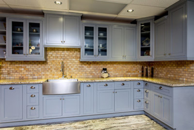 Kitchen - transitional kitchen idea in Calgary
