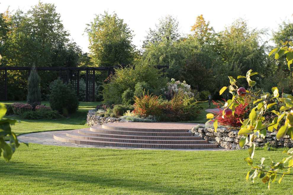 В центре круга