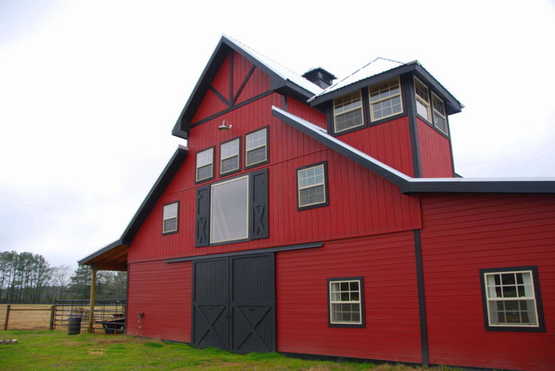 Design ideas for an expansive country detached barn in Portland.