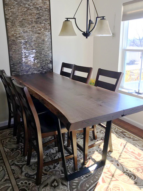 Inspiration for a rustic kitchen remodel in Cleveland
