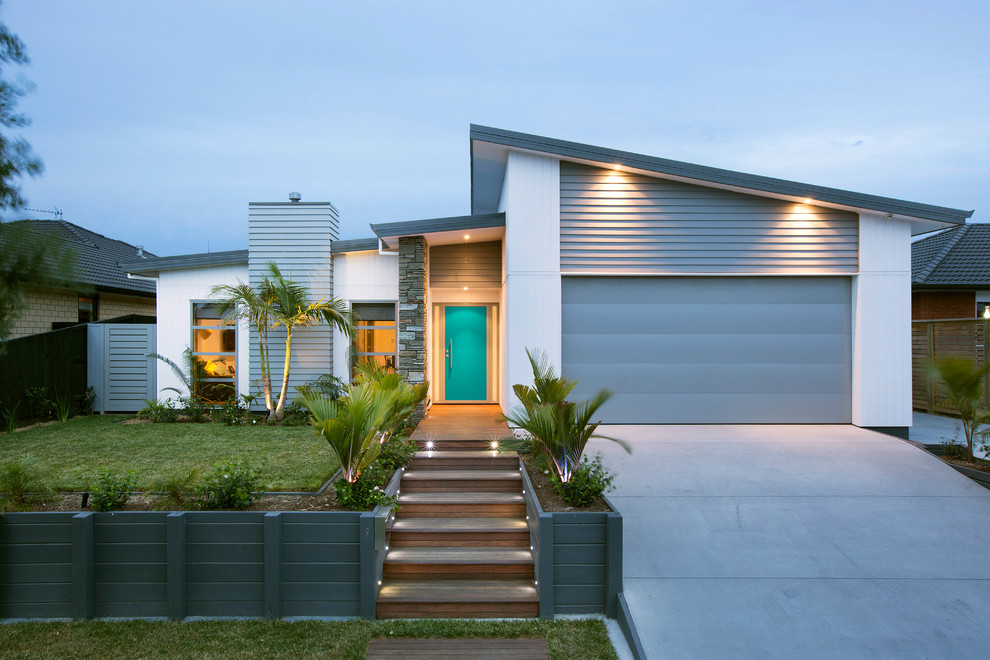 Photo of a modern exterior in Hamilton.