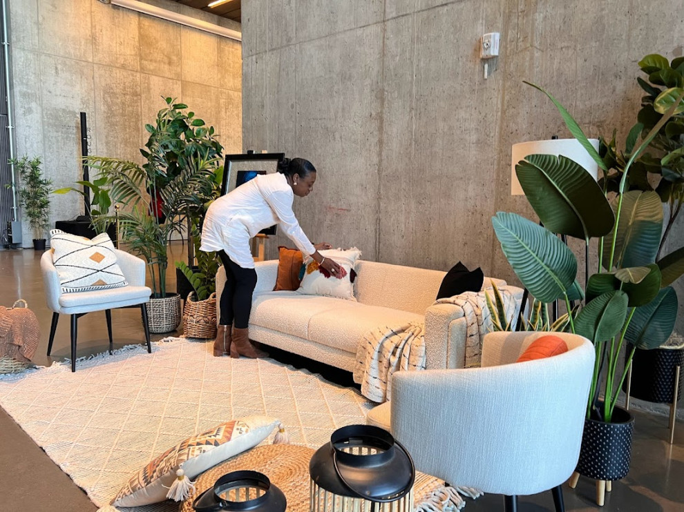 HOME STAGING EXPRESS