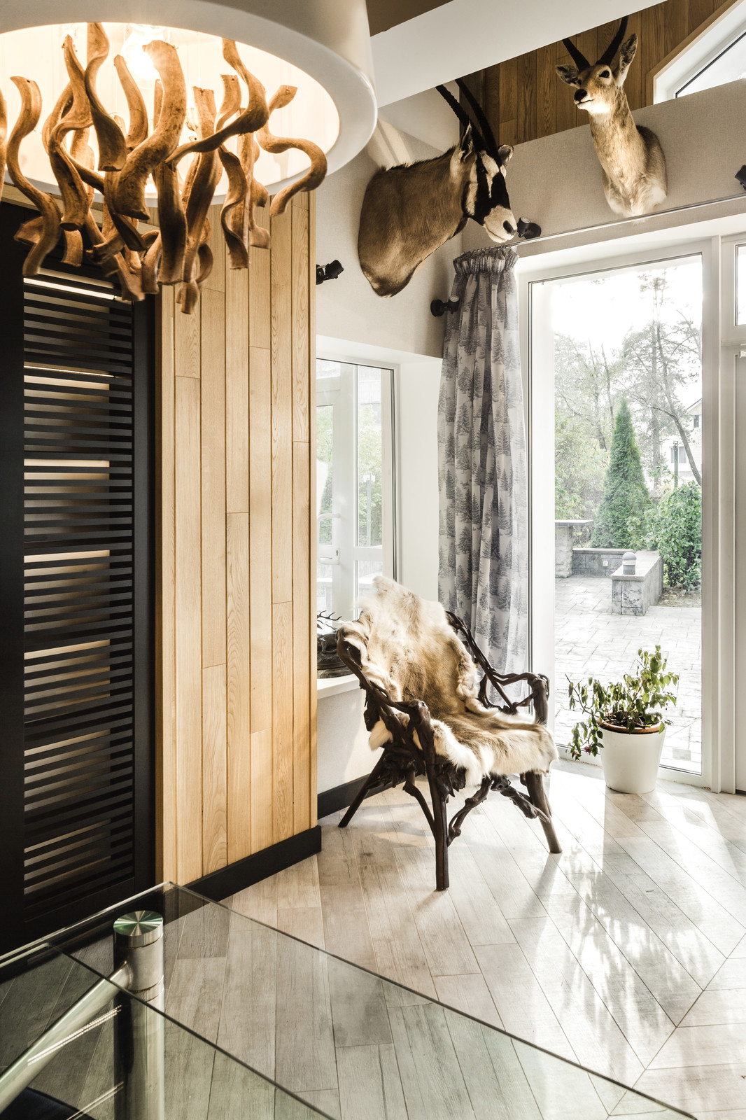 Дом охотника в современном стиле