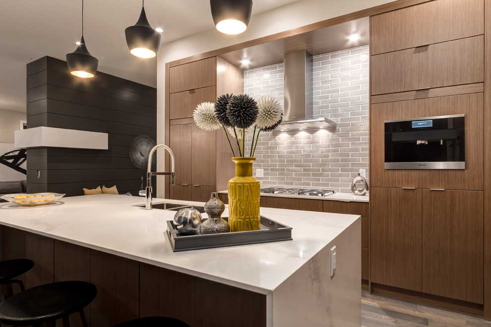 Kitchen - transitional kitchen idea in Calgary