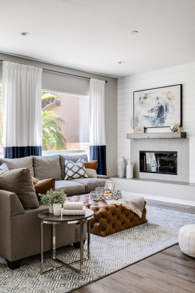 Design ideas for a transitional living room in Orange County.