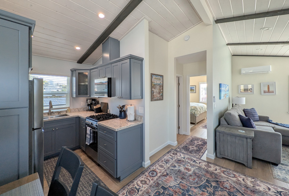 ADU 630 S.F. (above Garage) in Pacific Beach